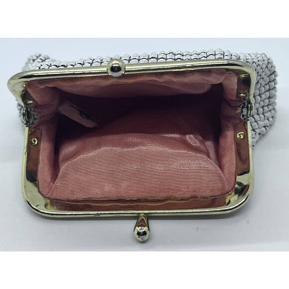 Vintage Whiting & Davis White Enamel Mesh Coin Purse - Picture 4 of 10